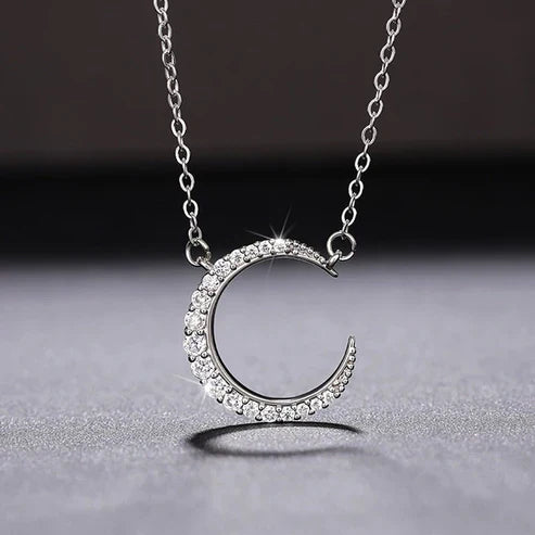 Women's Stylish Simple And Versatile Moon Necklace